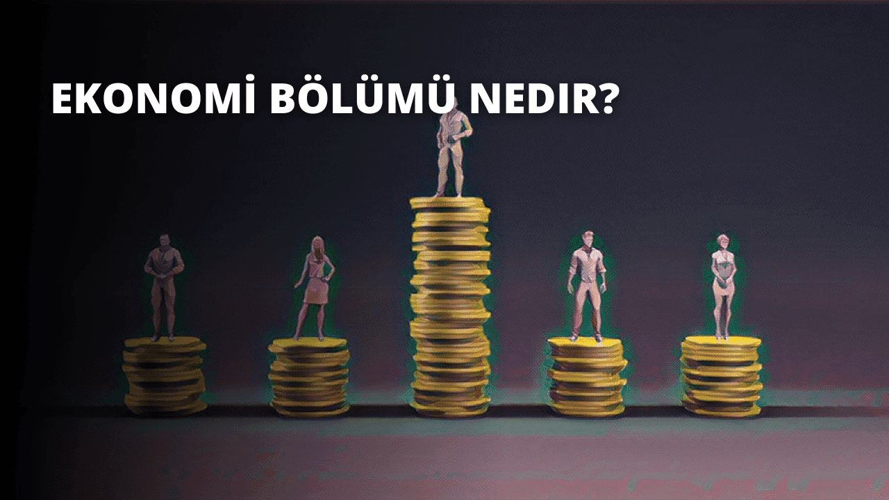 Her biri farklı kıyafetler giyen ve farklı yüz hatlarına sahip olan bir grup insan bir yığın bozuk paranın üzerinde durmaktadır. Arkadaki kişi mor bir gömlek ve mavi bir kot pantolon giyiyor ve bir elini önündeki kişinin omzunda tutuyor. Ortadaki kişi sarı bir gömlek ve siyah bir pantolon giyiyor ve ellerini havada tutuyor. Öndeki kişi yeşil bir gömlek ve beyaz bir şort giyiyor ve doğrudan kameraya bakıyor. Arka planda direksiyon tutan bir kişinin bulanık görüntüsü, bir kadının bulanık görüntüsü, bir yığın bozuk paranın bulanık görüntüsü, bir yığın sarı tabak, bir yığın muzun bulanık görüntüsü, bir yığın sarı nesnenin bulanık görüntüsü ve bir yığın sarı nesne var. Tüm bu öğeler bir yüzey üzerine yerleştirilir.