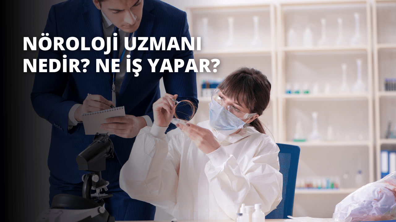 Beyaz önlüklü ve yüz maskeli bir kadın elinde şeffaf bir tüp tutuyor. Yüzünde bir gözlük var ve gözleri tüpe odaklanmış durumda. Beyaz önlüğünün birkaç cebi var ve bir çift lastik eldiven giyiyor. Tüpü elinde tutarken yüzünde kararlı bir ifade vardır. Arkasında takım elbiseli bir adam bir deftere bir şeyler yazmaktadır. Arka planda, içinde kan olduğu anlaşılan birkaç plastik torba ve bir grup beyaz şişe var. Kadının sağında, bir aletle saç kesen bir kişi vardır. Laboratuvar önlüklü kadın görüntünün odağıdır ve elindeki işe odaklandığı açıkça görülmektedir.