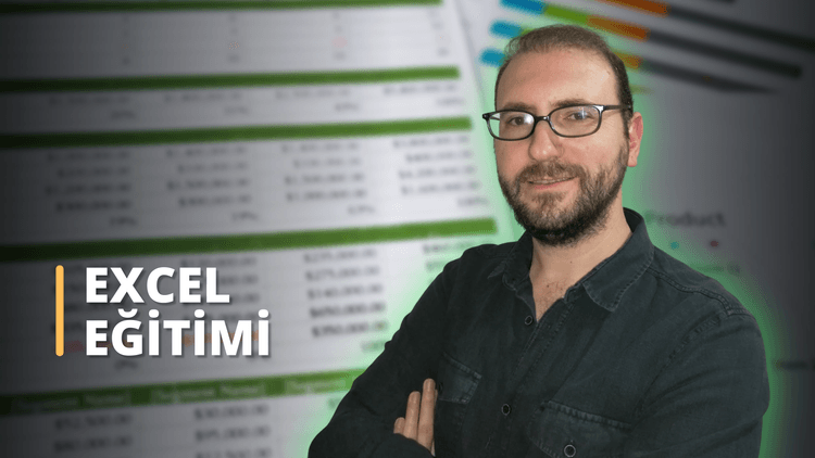 Bu görsel Excel hakkında bir çevrimiçi kursu tasvir etmektedir. Gözlük takan ve sakallı bir adam, konu hakkında bilgili ve deneyimli olduğunu gösteriyor. Gri arka plan üzerinde Excel Kursu - Excel Öğrenimi yazan metin de bunu doğruluyor. Yüzünün yakın çekimi, konuya olan güvenini gösteriyor. Ayrıca, gri arka plan üzerindeki beyaz metin, kursun kapsamlı ve bilgilendirici olduğunu gösteriyor. Adamın gözlükleri ve siyah gömleği profesyonel olduğunu, burnunun yakın çekimi ise son derece odaklanmış olduğunu gösteriyor. Bu görsel, öğrencinin deneyimli ve bilgili bir eğitmen tarafından verilen kapsamlı ve ilgi çekici bir çevrimiçi Excel kursu alacağını iletir.
